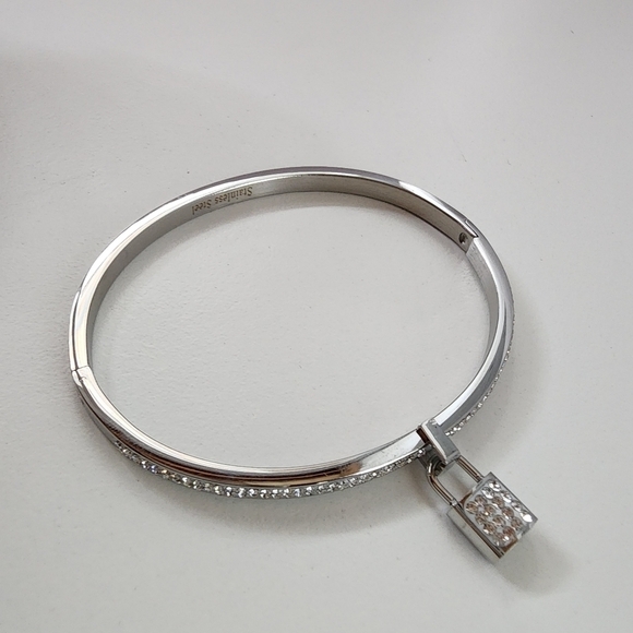 NWT Rhinestone Embellished Lock Charm Stainless Steel Bangle Evening Bracelet - Picture 6 of 7